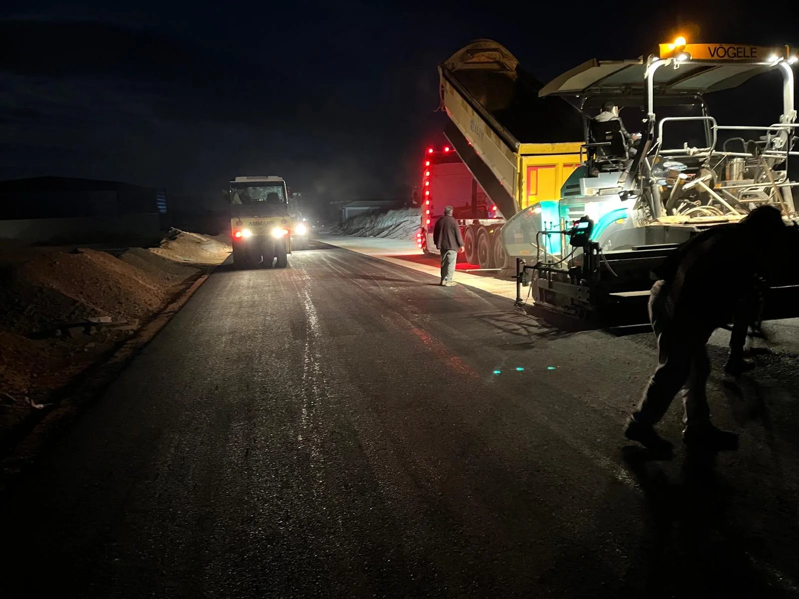 Asfalt Yol Altyapı Projesi Asfalt yol altyapı hazırlık çalışması ve düzenleme